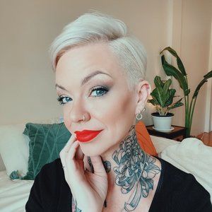 Meet your Posher, Jen